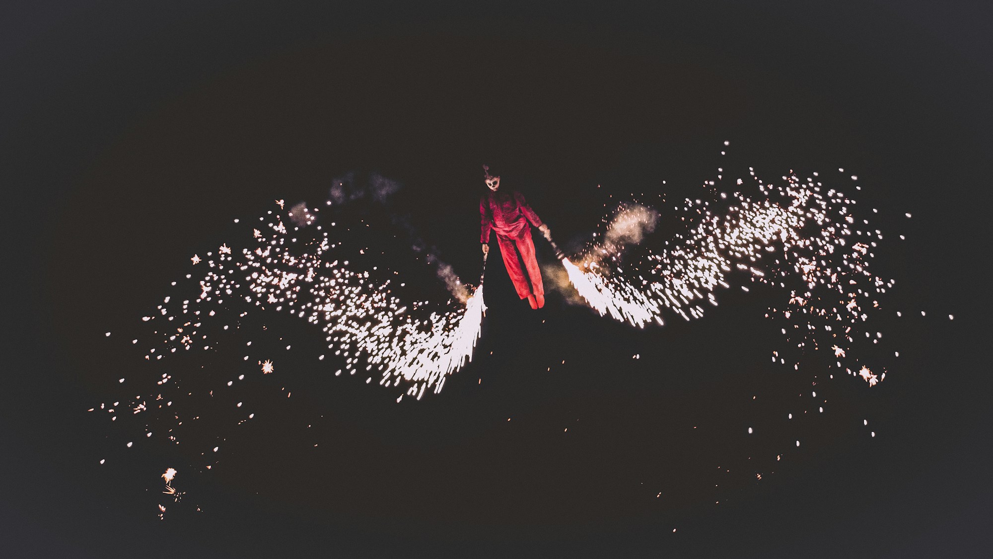 Artista con il fuoco durante una passata edizione del festival Derry Halloween