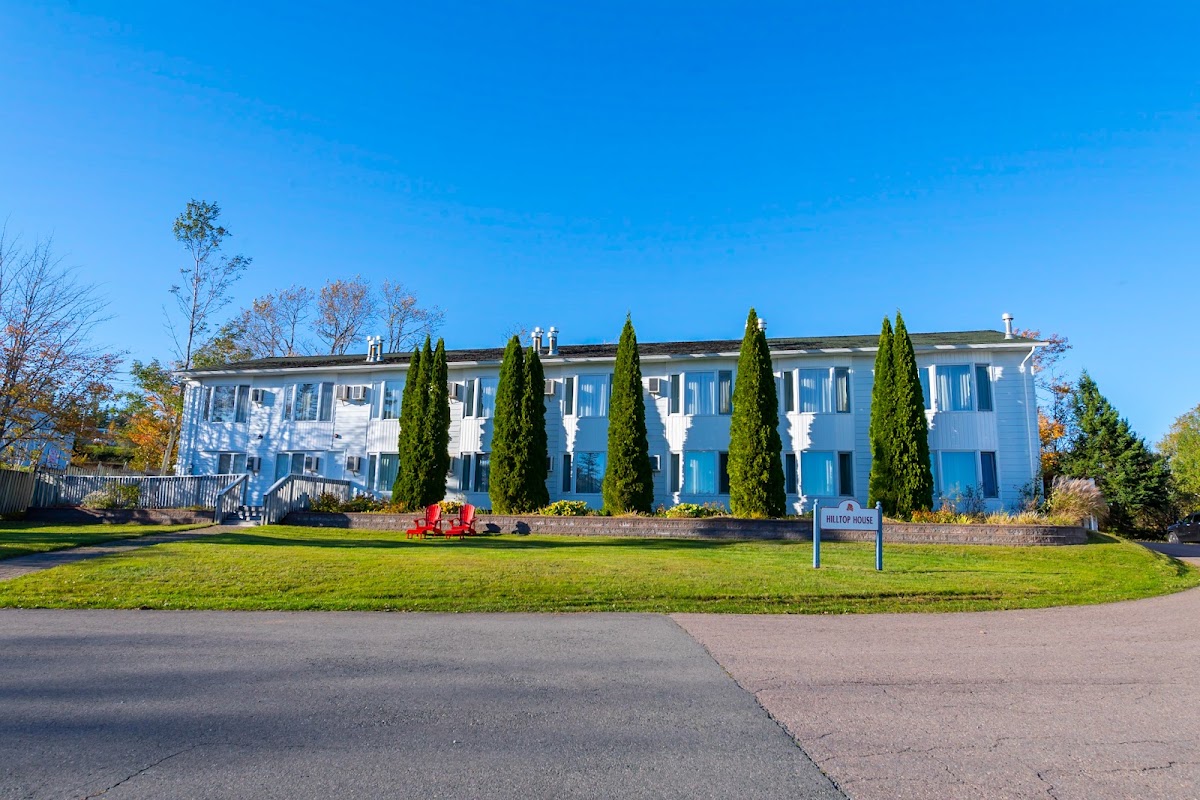 Auberge Gisele's Inn – 387 Shore Road, Baddeck, NS, Canada (photo 1)