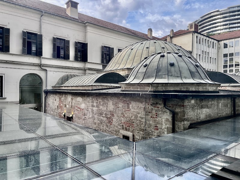 Bains Veli Bej – Budapest, Árpád fejedelem útja 7, 1023 Hongrie (photo 2)