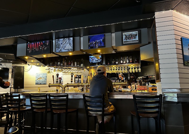 Bistro-Bar Le Brise Bise – 135 Rue de la Reine, Gaspé, QC G4X 1T5, Canada (photo 2)