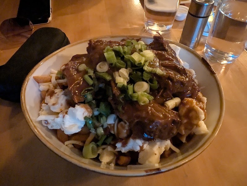 Bistro St-Malo – 75 Rue Saint-Paul, Québec, QC G1K 3V8, Canada (photo 3)