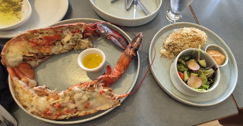 Blue Lobster Cafe + Kitchen & Lounge – 296 Main St, Shediac, NB E4P 2E3, Canada (photo 2)