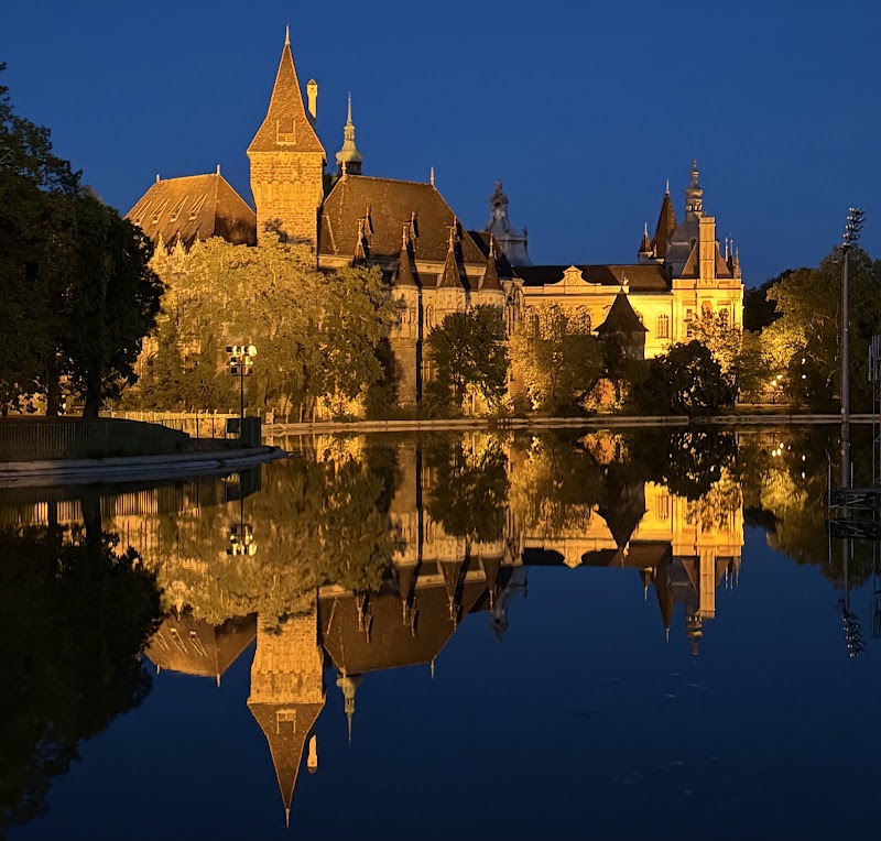 Château de Vajdahunyad – Vajdahunyad vár, 1146 Budapest (photo 2)