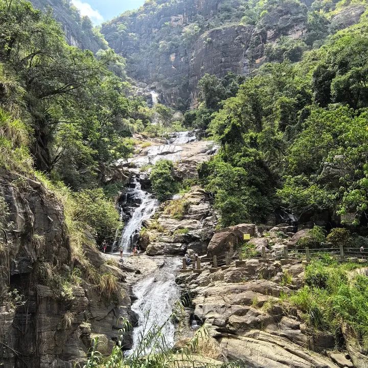 Chutes de Ravana – A23, Ella, Sri Lanka (photo 1)