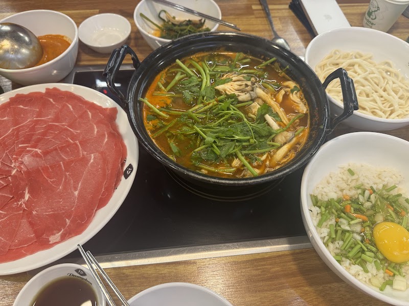 Deungchon Shabu Kalguksu Myeongdong – 56 Myeongdong-gil, Jung-gu, Séoul, Corée du Sud (photo 3)