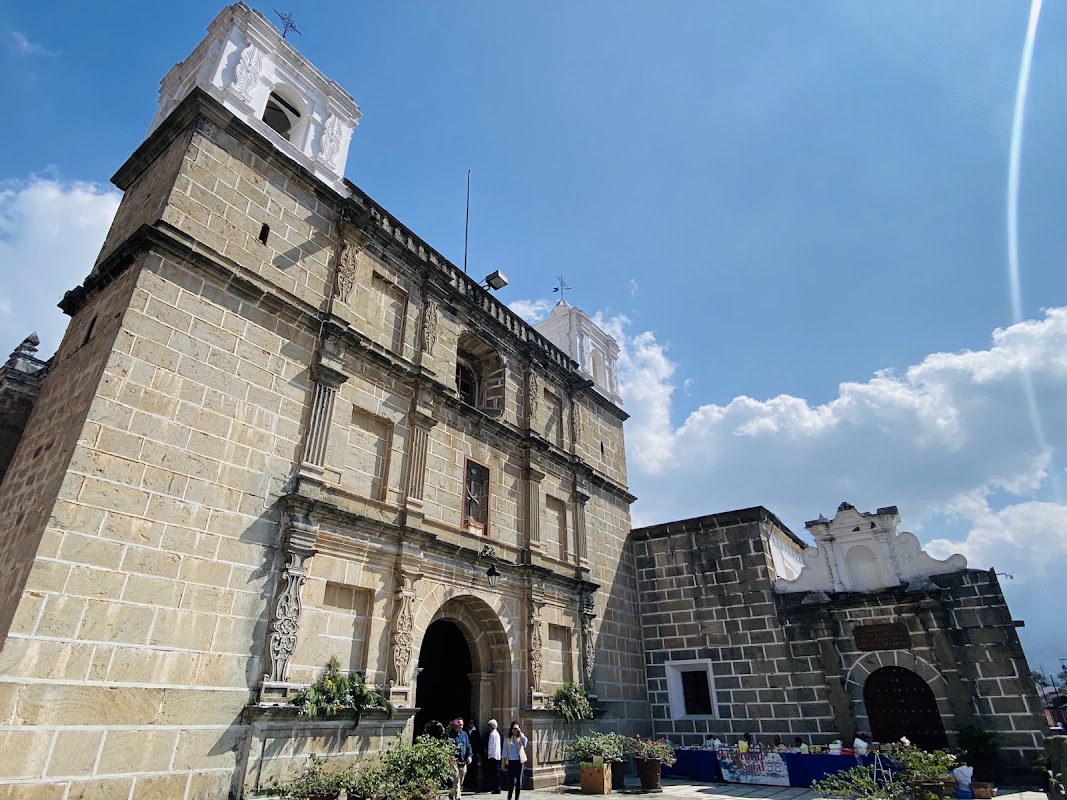 Dimanche de Pâques à Antigua – Iglesia Escuela de Cristo, Calle de los Pasos, Antigua Guatemala, Guatemala (photo 1)
