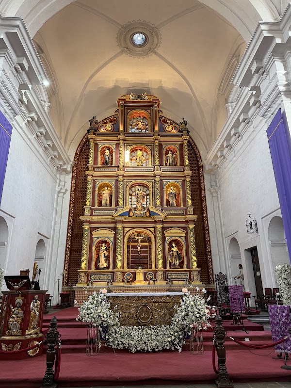 Dimanche de Pâques à Antigua – Iglesia Escuela de Cristo, Calle de los Pasos, Antigua Guatemala, Guatemala (photo 3)