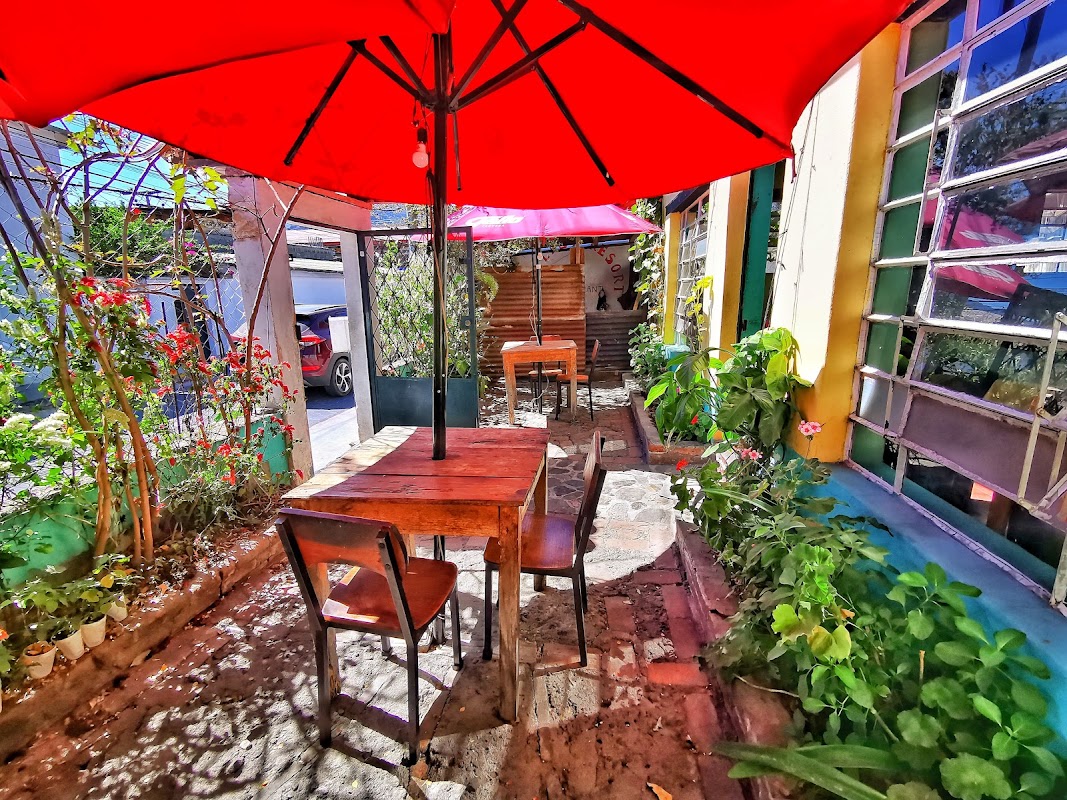 El Último Refugio – Calle 14 de Febrero, Barrio Jucanyá, Panajachel, Sololá (photo 1)