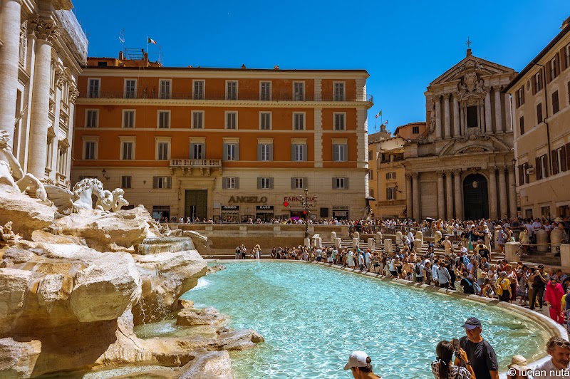Fontaine de Trevi – Piazza di Trevi, 00187 Roma RM, Italie (photo 2)