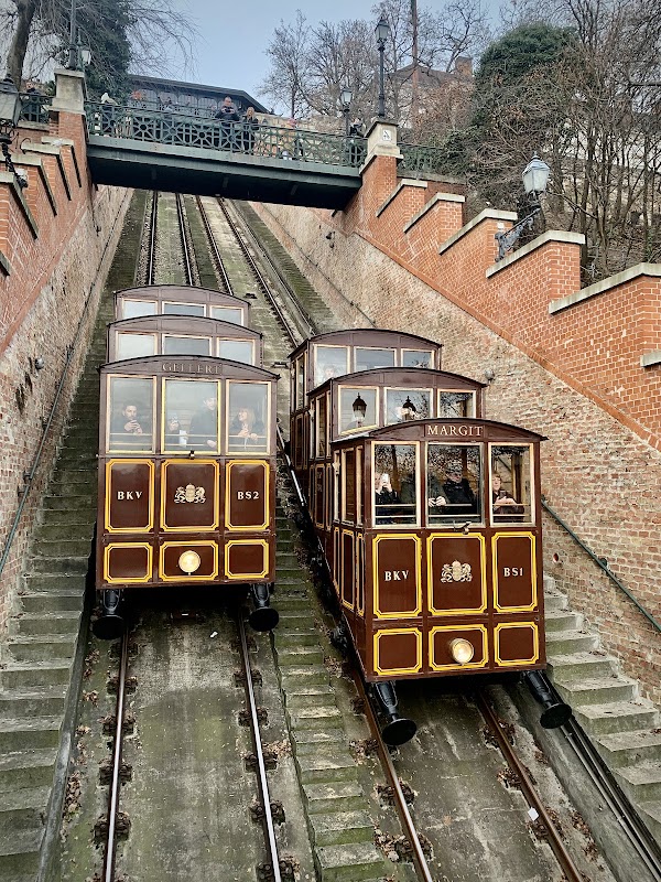 Funiculaire du château de Buda – Clark Ádám tér, 1013 Budapest (photo 1)