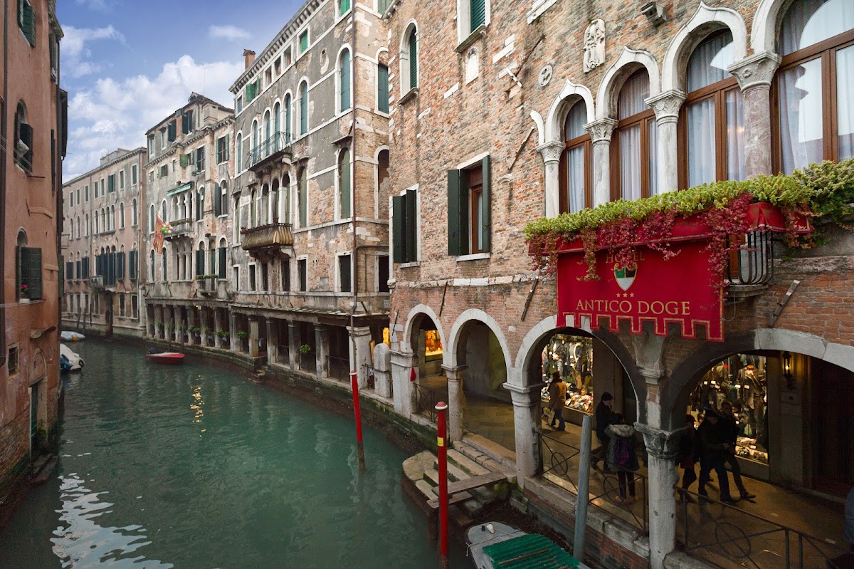 Hotel Antico Doge – Cannaregio 5643, Campo Santi Apostoli, 30131 Venise, Italie (photo 1)