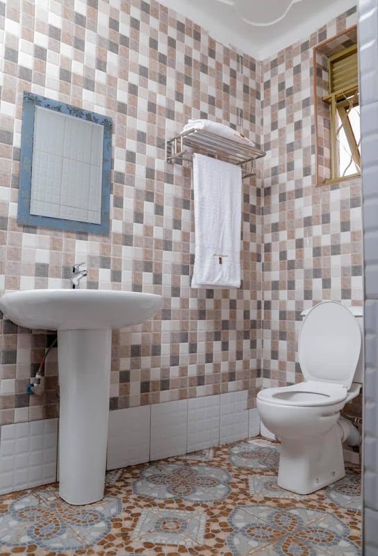 HOTEL ZEPTAN – Plot 33 Nabeeta road, Massese Danida II, Jinja City, Uganda (photo 3)