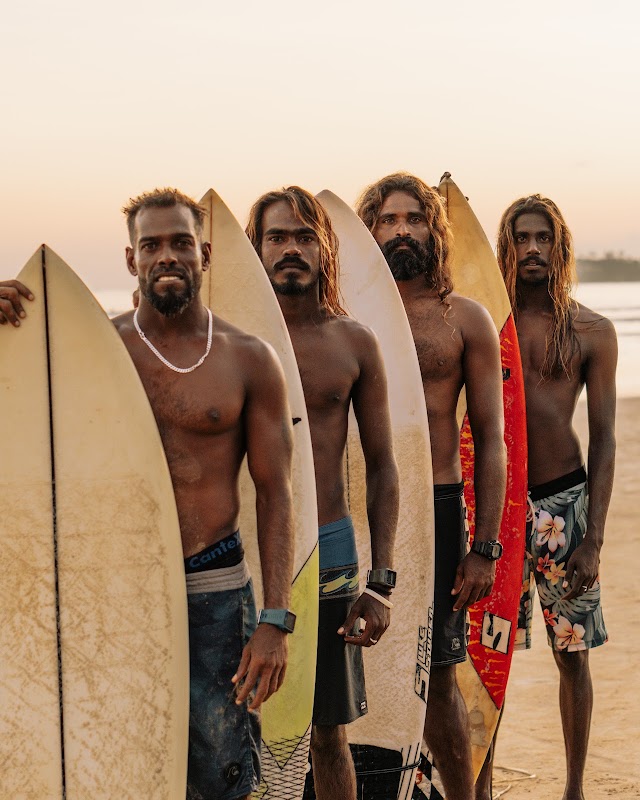 Initiation au surf dans la baie de Weligama – Weligama By Pass Rd, Weligama, Sri Lanka (photo 1)