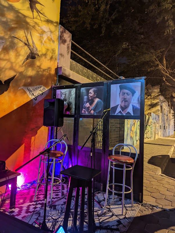 Jazzy Bird Bar Pub – Mindelo, Cap-Vert (photo 1)
