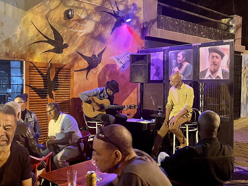 Jazzy Bird Bar Pub – Mindelo, Cap-Vert (photo 2)