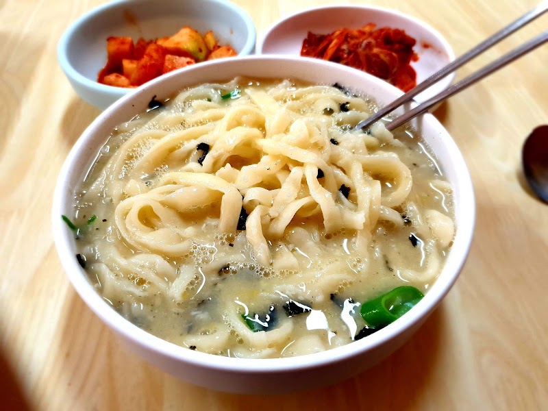 Korean noodle of Dae wang – 11 Changnyong-daero 7beon-gil, Paldal-gu, Suwon, Corée du Sud (photo 2)