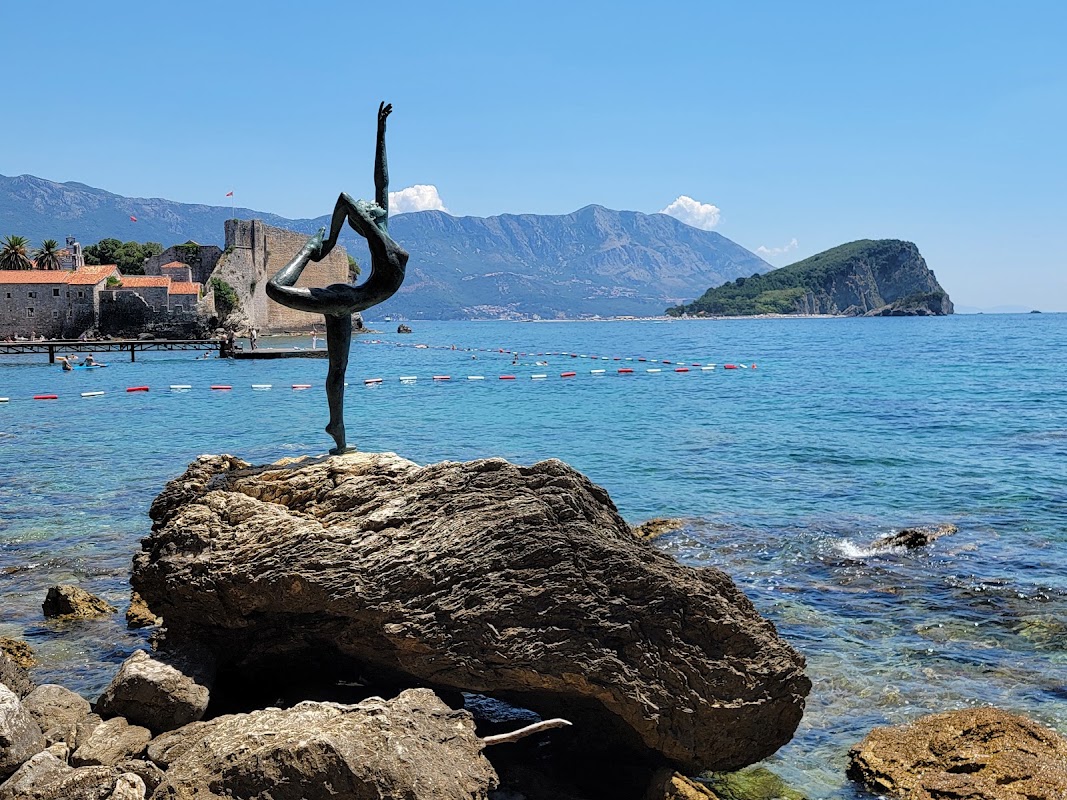 La ballerine de Budva – Statue de la ballerine, Budva, Monténégro (photo 1)