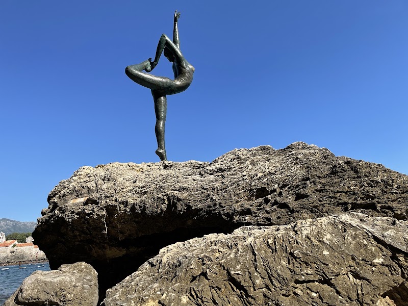 La ballerine de Budva – Statue de la ballerine, Budva, Monténégro (photo 2)