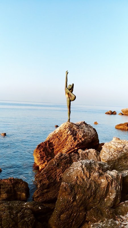 La ballerine de Budva – Statue de la ballerine, Budva, Monténégro (photo 3)