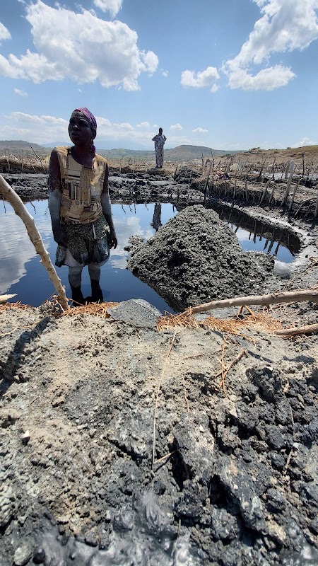 Lac de cratère salé de Katwe – Katwe Salt Lake, Queen Elizabeth National Park, Ouganda (photo 3)