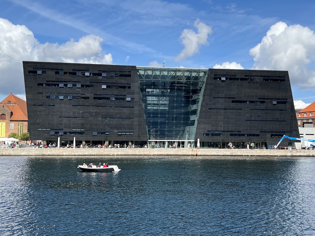 Le Diamant noir – Søren Kierkegaards Plads 1, 1221 Copenhague, Danemark (photo 1)