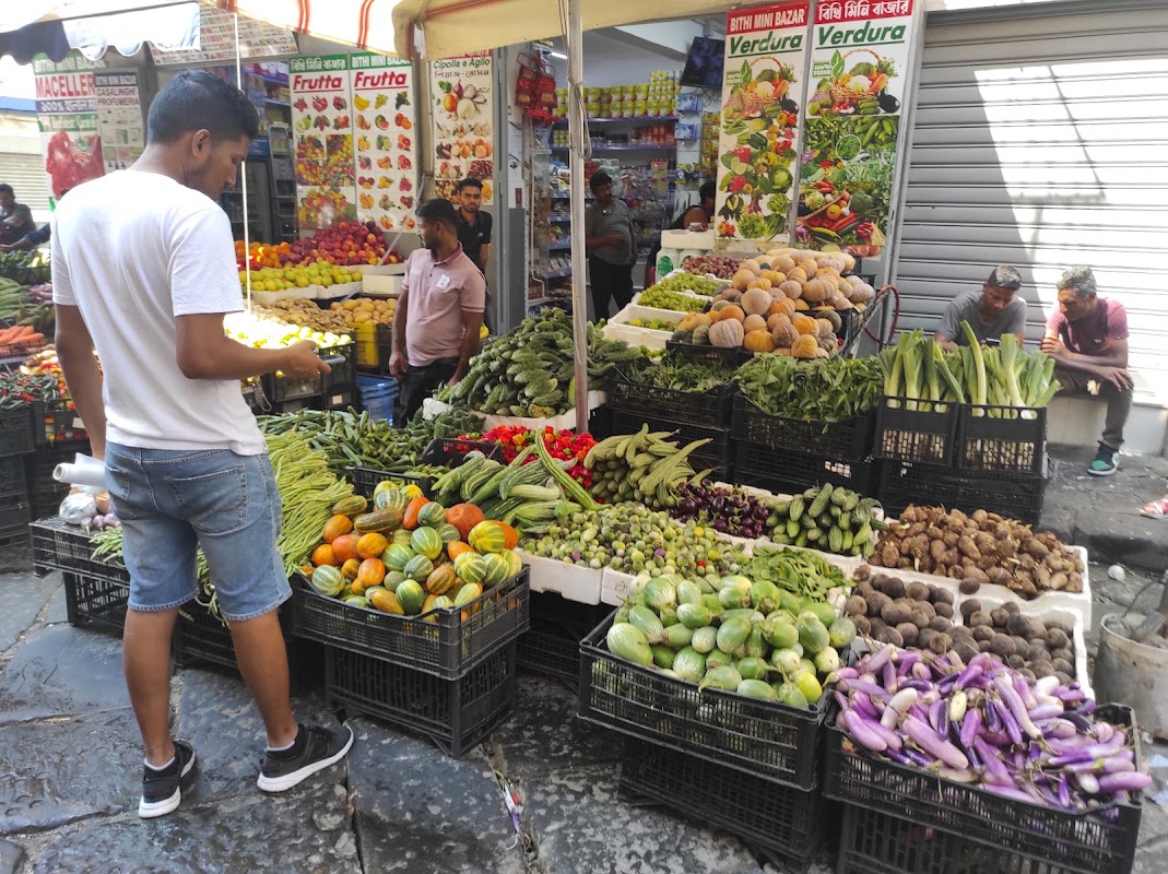 Marché de Porta Nolana – Via Sopramuro, 80139 Napoli NA, Italie (photo 1)