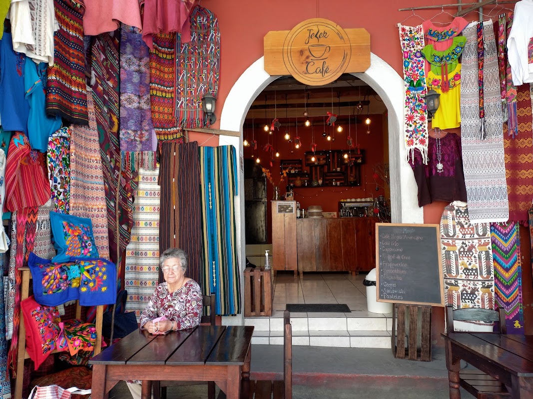 Marché et église Santo Tomás de Chichicastenango – 5a Avenida, Chichicastenango, Guatemala (photo 1)
