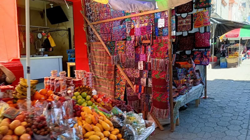 Marché et église Santo Tomás de Chichicastenango – 5a Avenida, Chichicastenango, Guatemala (photo 3)