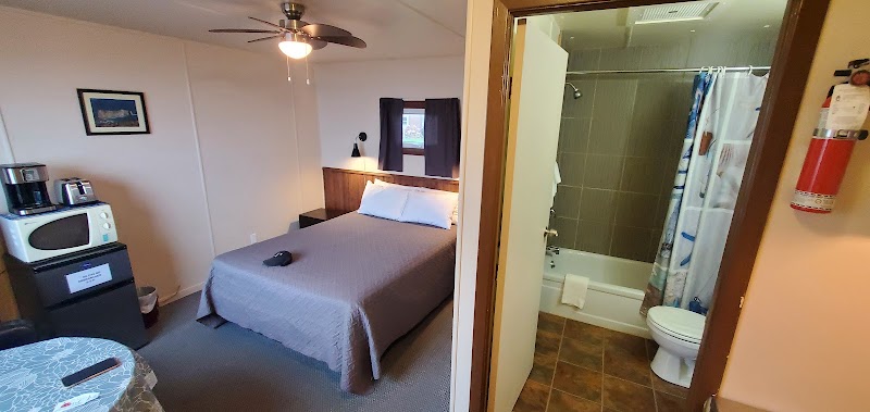 Motel du Haut Phare – Cap-des-Rosiers, Gaspé, QC, Canada (photo 2)