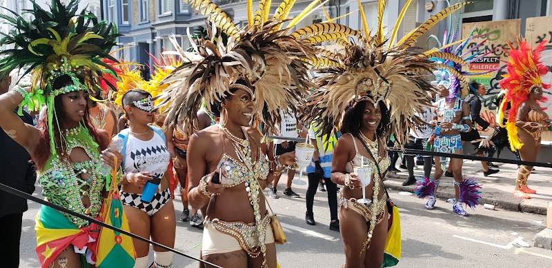 Notting Hill Carnival, la grande parade – Westbourne Park Station, Great Western Road, London W9 3NW, Royaume-Uni (photo 2)
