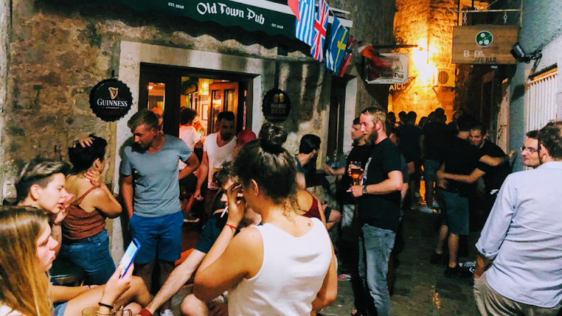 Old Town Pub, la soirée à Budva – 9 Vuka Karadžića, Budva 85310, Monténégro (photo 3)