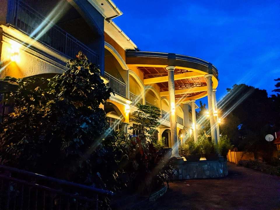 Peniel Beach Hotel – Airport Road, Entebbe (photo 1)