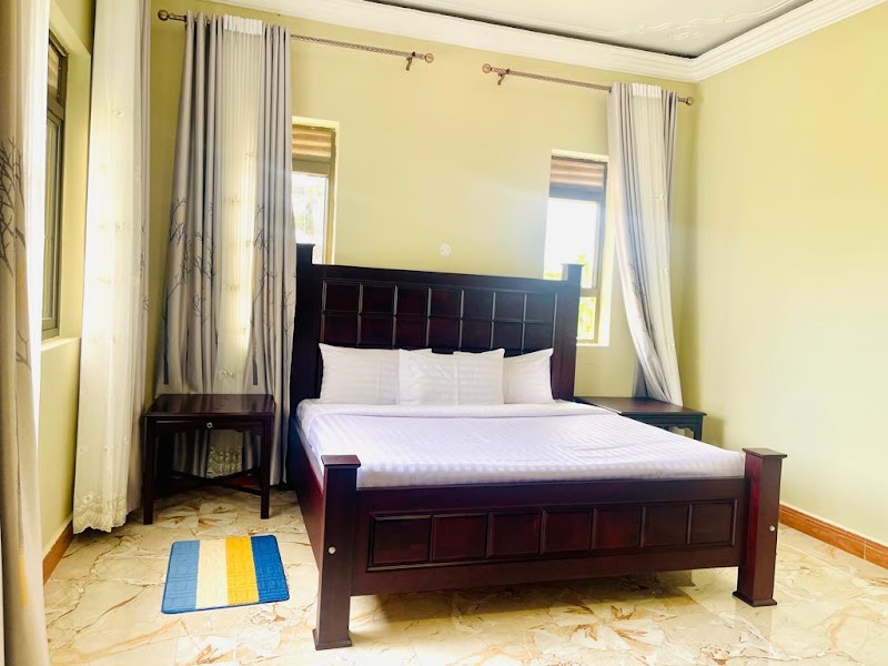Peniel Beach Hotel – Airport Road, Entebbe (photo 2)