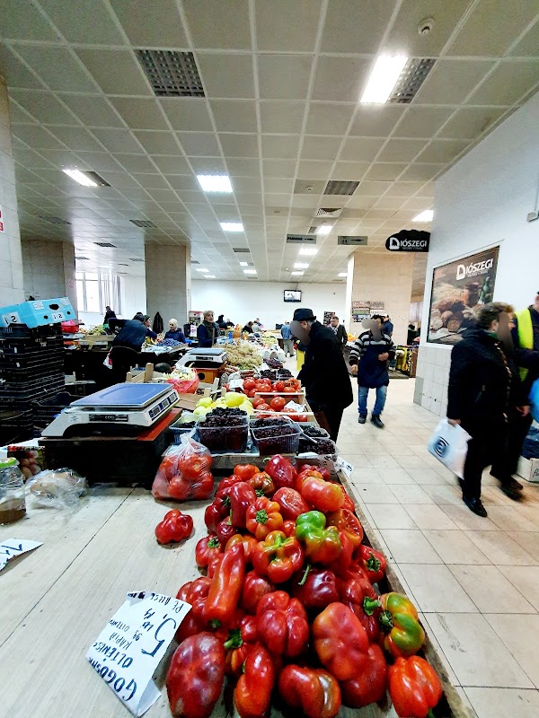 Piața Agroalimentară, le marché couvert – Strada Ploiești 8, 400394 Cluj-Napoca, Romania (photo 1)