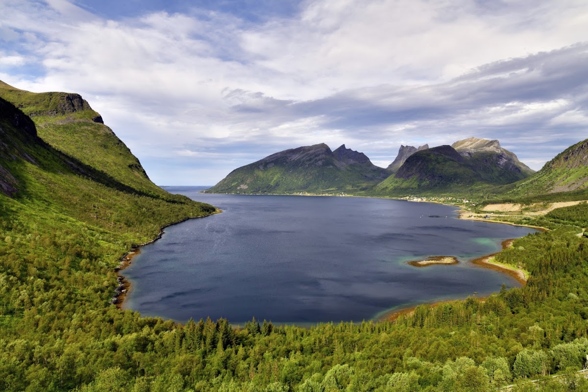 Point de vue de Bergsbotn – Bergsfjordveien, Bergsbotn, Senja, Norvège (photo 1)