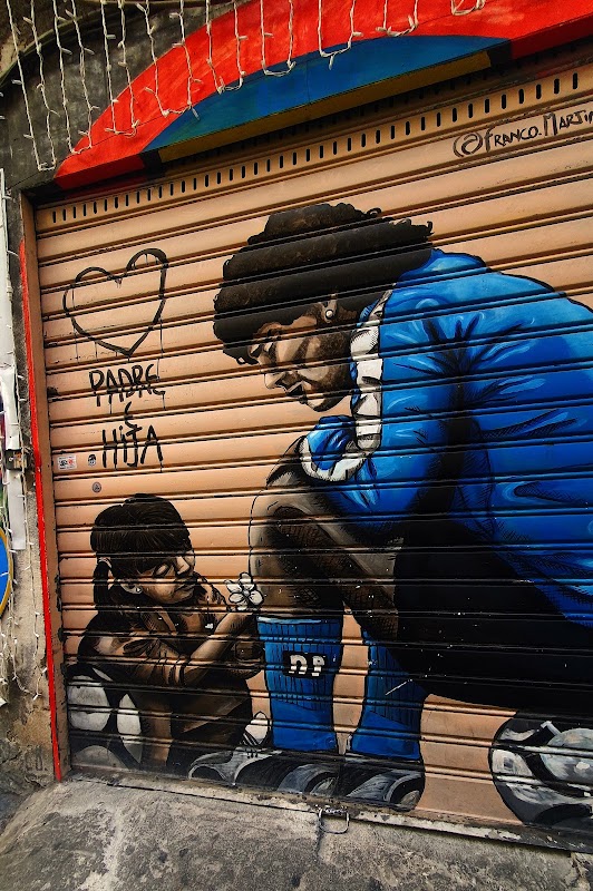 Quartieri Spagnoli et fresque de Maradona – Largo Maradona, 80134 Napoli NA, Italie (photo 3)