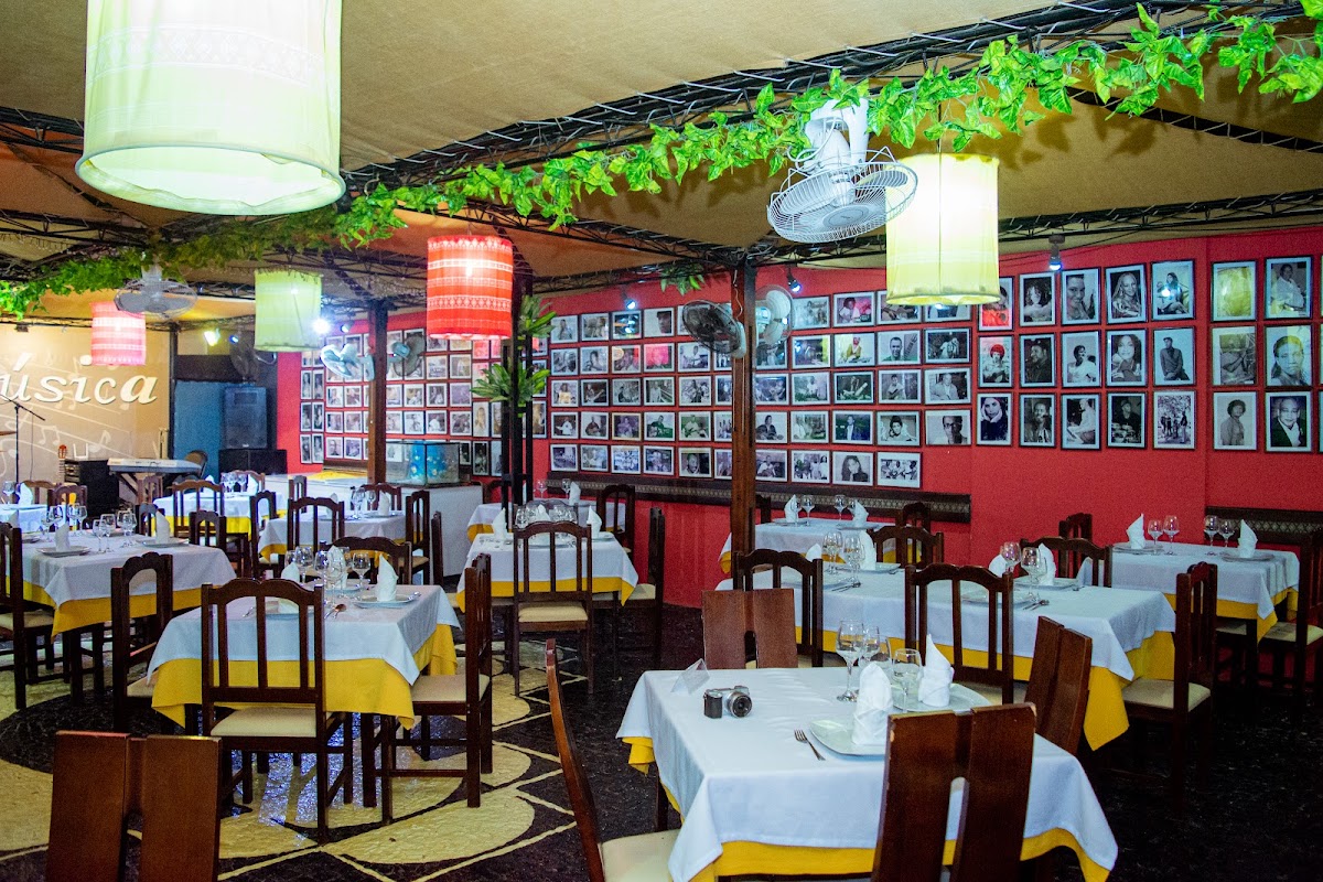 Quintal da Música – Av. Amílcar Cabral, Praia, Cap-Vert (photo 1)