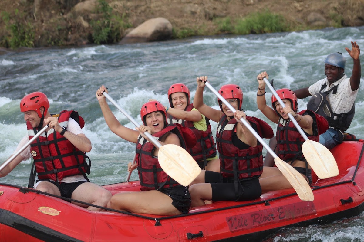 Rafting grade 5 sur le Nil blanc – Nile River Explorers, Jinja, Uganda (photo 1)