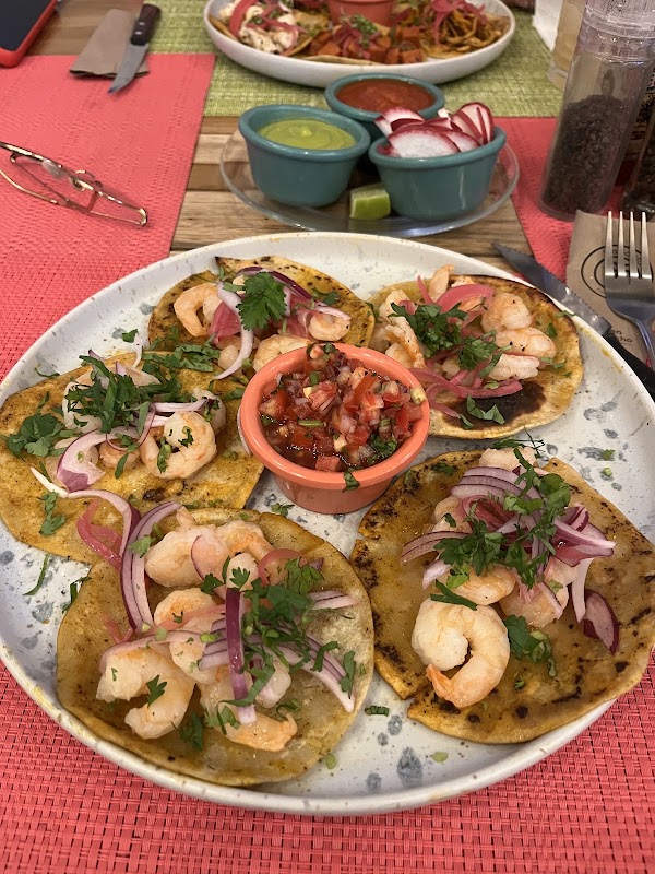 Restaurante Isla Bonita – Calle Playa Sur, San Miguel, Flores, Petén (photo 3)