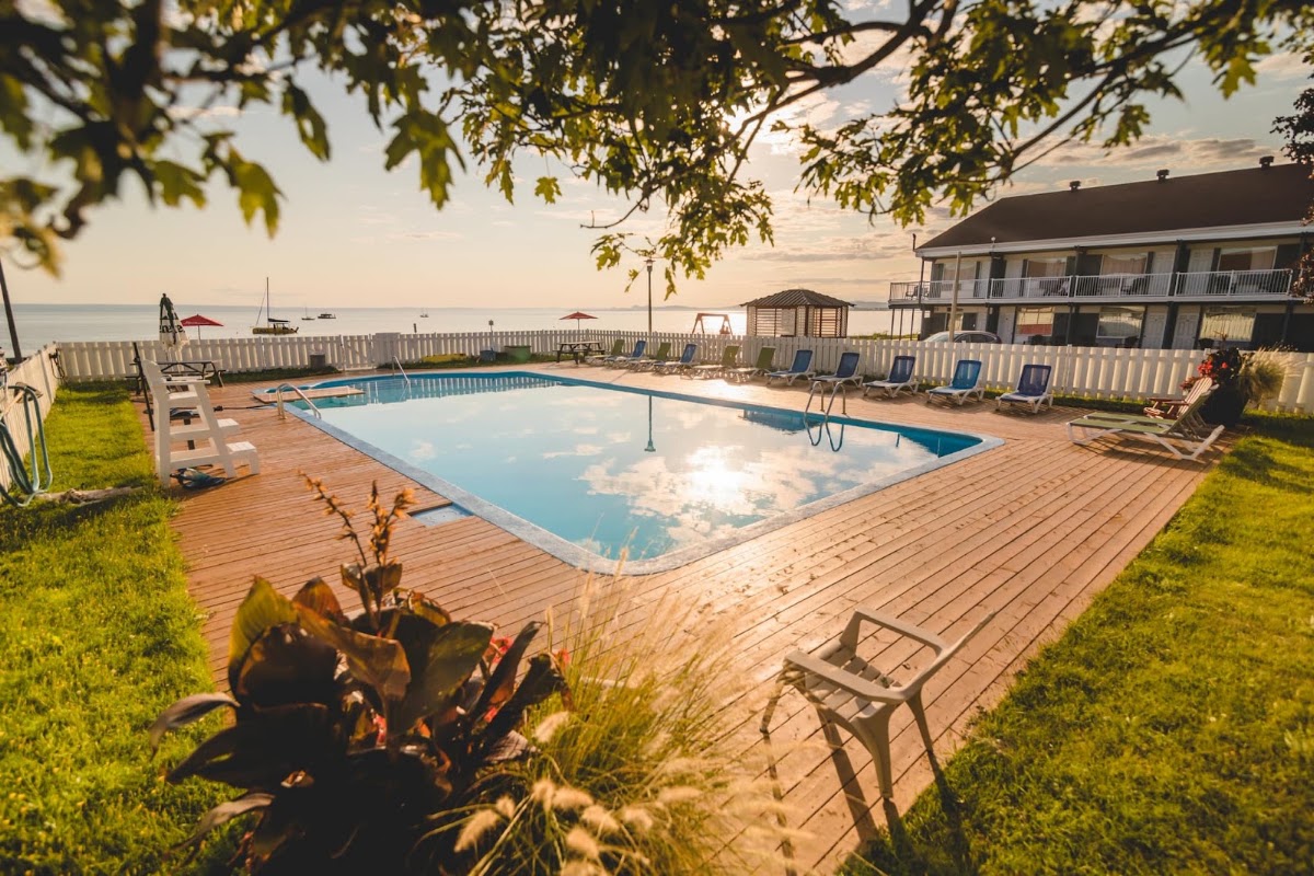 Riôtel Carleton-sur-Mer – 482 boulevard Perron, Carleton-sur-Mer, QC, Canada (photo 1)