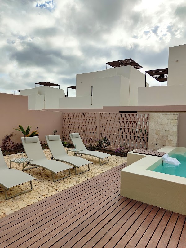 Sal Rei, place Santa Isabel – Sal Rei, Boa Vista, Cap-Vert (photo 3)