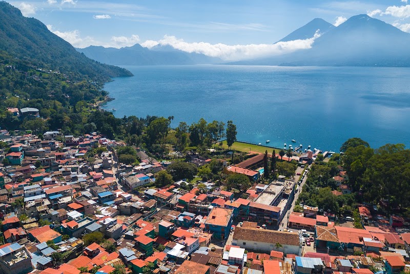 Santa Catarina Palopó, le village peint – PVF7+FPG, Santa Catarina Palopó, Guatemala (photo 2)