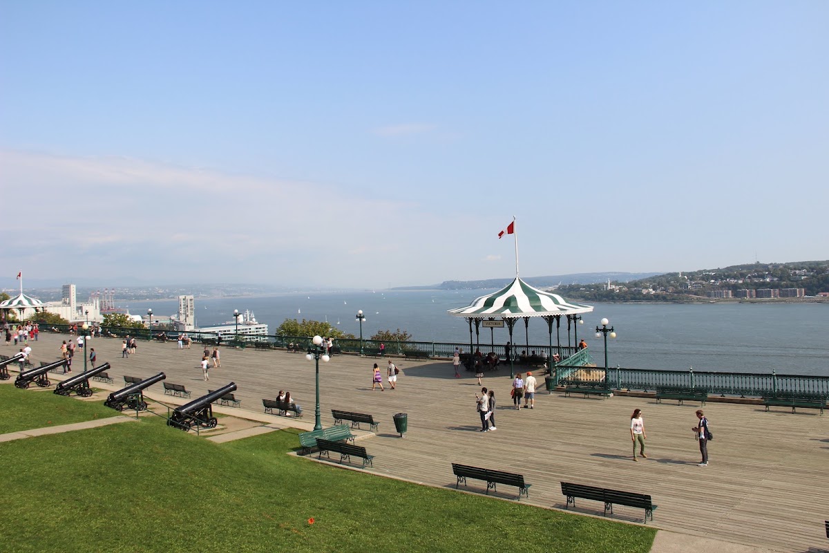 Terrasse Dufferin et Château Frontenac – Rue des Carrières, Québec, QC G1R 5J5, Canada (photo 1)