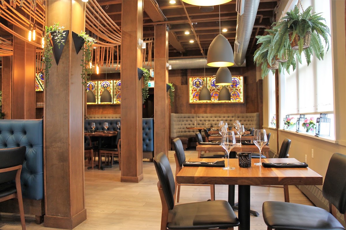 The Five Fishermen – 1740 Argyle St, Halifax, NS B3J 2C6, Canada (photo 1)