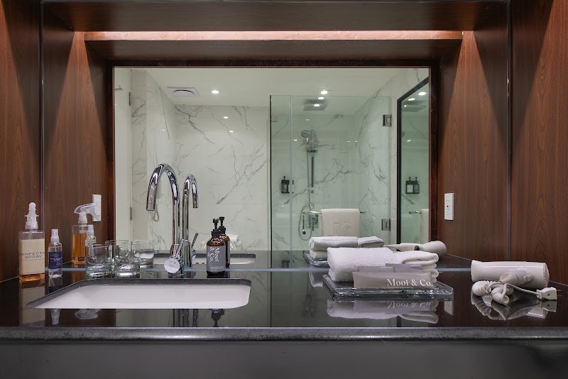The Picasso Boutique Serviced Residences Managed by HII – 119 L P Leviste Street, Salcedo Village, Makati (photo 3)