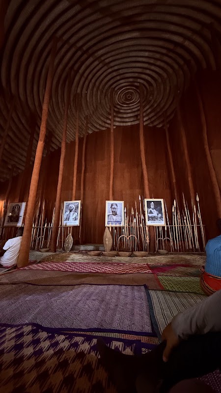 Tombes royales de Karambi (royaume du Toro) – Karambi Royal Tombs, Fort Portal, Ouganda (photo 3)