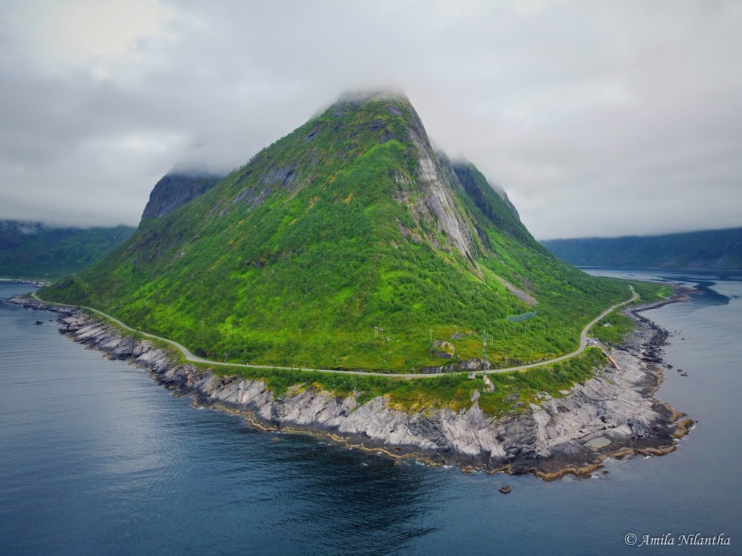 Tungeneset et la Mâchoire du Diable – Tungeneset, Ersfjordveien, Senja, Norvège (photo 1)