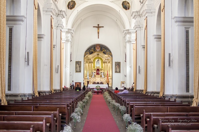 Vendredi saint avant l'aube : les alfombras et La Merced – 1a Calle Poniente, Antigua Guatemala, Guatemala (photo 3)