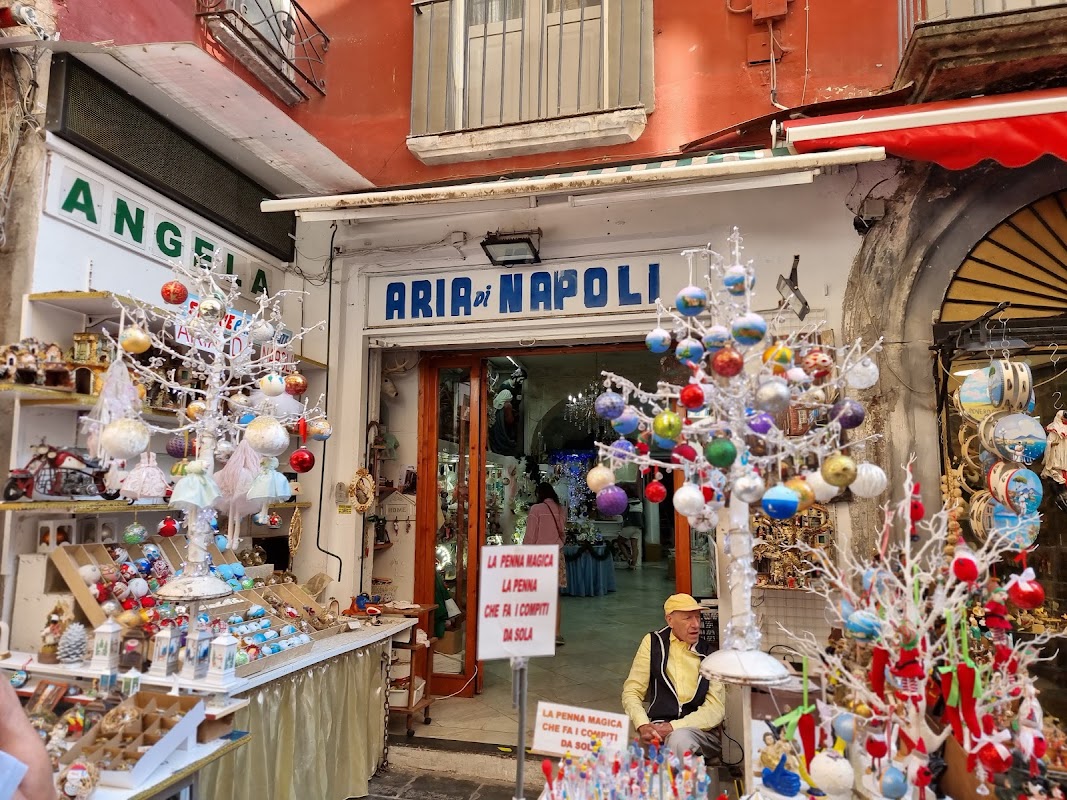 Via San Gregorio Armeno, ateliers de crèches – Via San Gregorio Armeno, 80138 Napoli NA, Italie (photo 1)