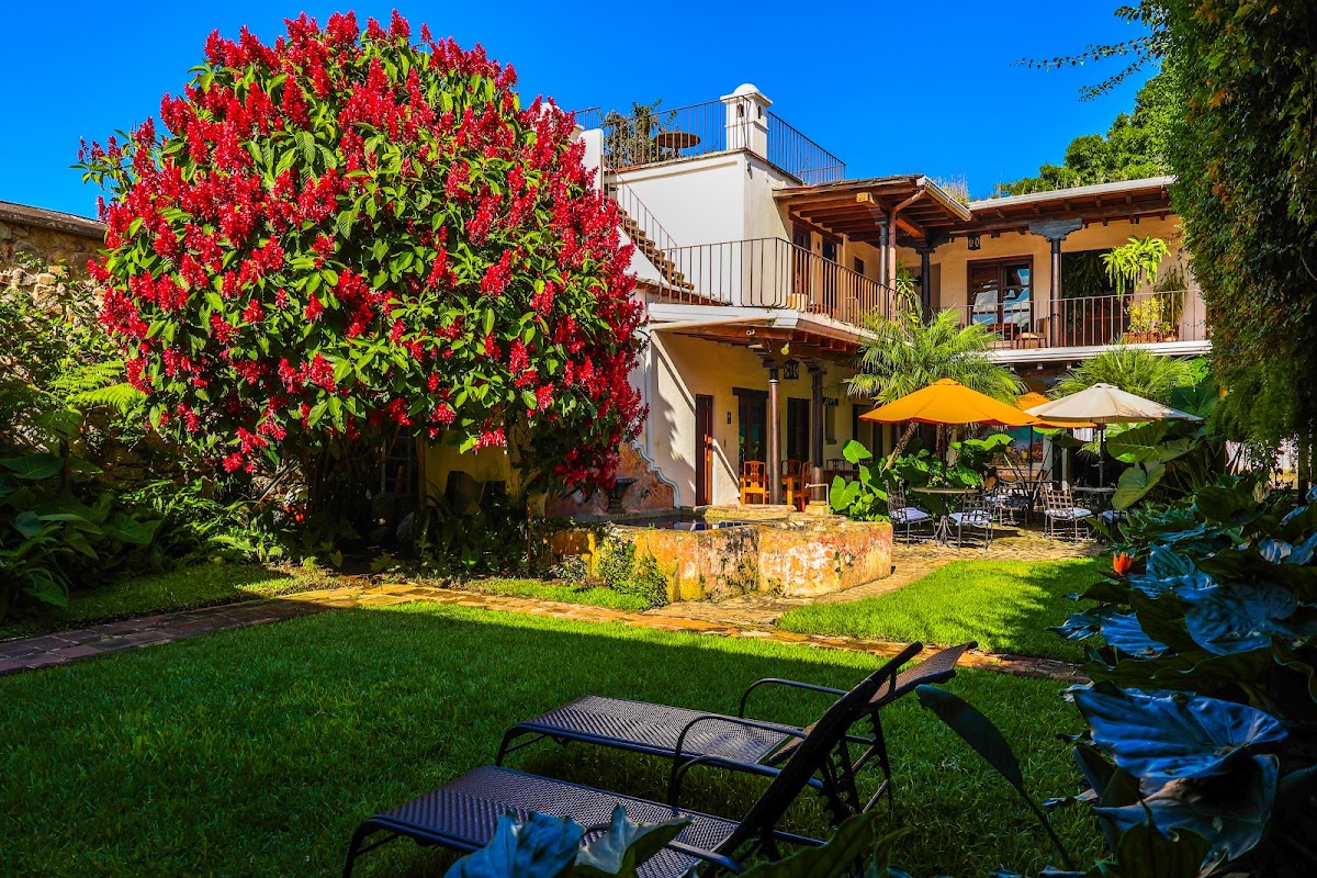 Villa de Antaño – 1a Avenida Sur, Calle de Los Pasos No.42 (photo 1)